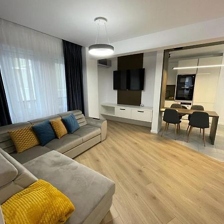 Adina Apartament جورا هومورولوي المظهر الخارجي الصورة