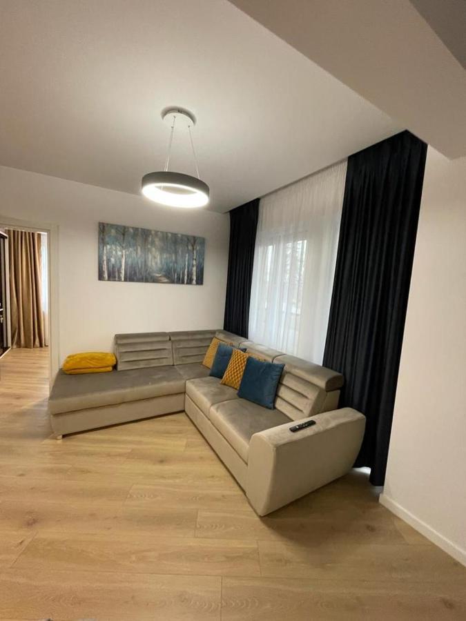 Adina Apartament جورا هومورولوي المظهر الخارجي الصورة