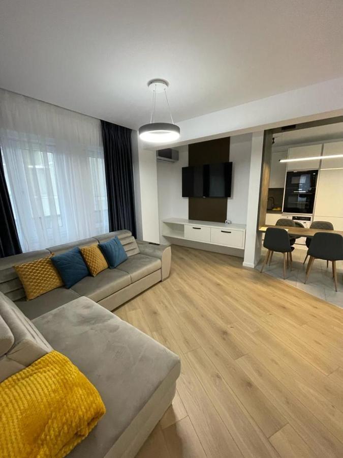 Adina Apartament جورا هومورولوي المظهر الخارجي الصورة